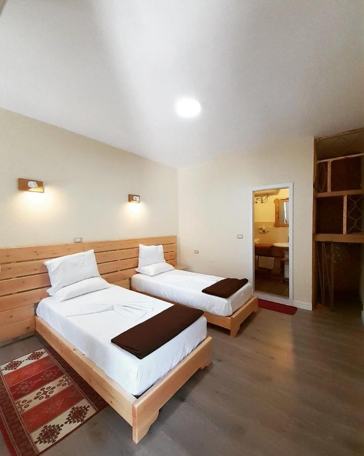 At Pikotiko'S - Korca City Rooms For Rent מראה חיצוני תמונה