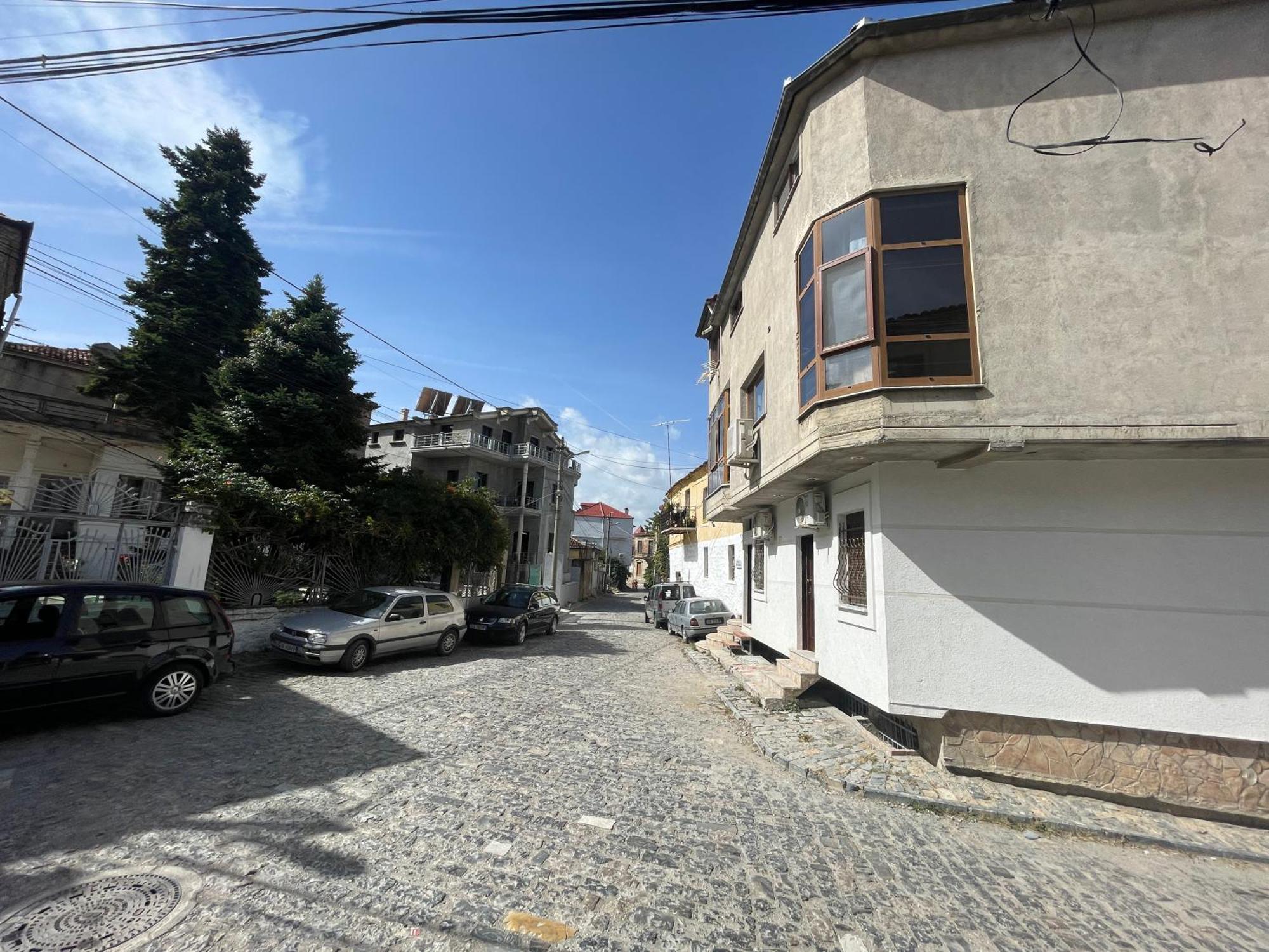 At Pikotiko'S - Korca City Rooms For Rent מראה חיצוני תמונה