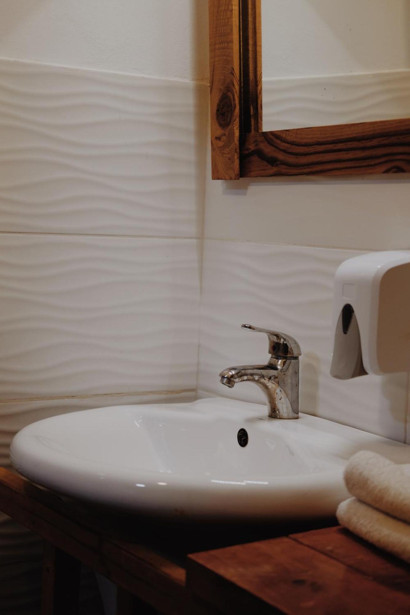 At Pikotiko'S - Korca City Rooms For Rent מראה חיצוני תמונה